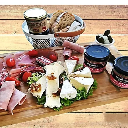 Pensión Aux Du Mont 3*