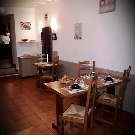 Pensionat Aux Du Mont 3*